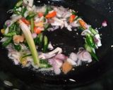 Foto langkah ke 3 dari resep Cumi cabai hijau.