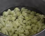 A picture of step 1 of Cauliflower dry Manchurian.