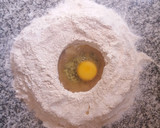 Foto del paso 1 de la receta: Masa integral para tarta salada