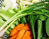 Hình bước làm 1 của món Mì Trứng Xào Hải Sản