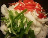 Foto del paso 5 de la receta Albóndigas en salsa de berenjenas y cebollas