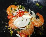 Gambar langkah 3 resipi Udang Galah Masak Butter.
