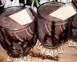 A picture of step 2 of Chocolate oreo vanila ice cream shake.