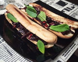 Foto del paso 8 de la receta: Baguete Viena de Secreto Ibérico al Pedro Ximénez con Verduritas a la Soja con Hierbabuena
