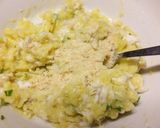 A picture of step 2 of Polpette di branzino.