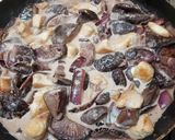 Foto del paso 5 de la receta: Macaroni con salsa de hongos shiitake y pollo