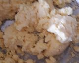 Foto langkah ke 3 dari resep Potato Boro/Tomago Boro/Egg Biscuits.