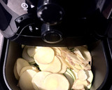 Foto del paso 3 de la receta: Tortilla de patata 🥔 y calabacín 🥒 en airfryer