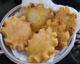 A picture of step 2 of Star Appam | Neipathiri.