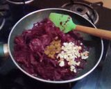 चविष्ट आणि पौष्टिक बीटरूट हलवा..(Beetroot Halwa Recipe In Marathi) रेसिपी स्टेप 5 फोटो 
