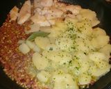 Foto del paso 4 de la receta: Patatas con merluza, huevos duros y jamón serrano