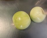 Une image de l'étape 1 de Pâtes d’Alsace aux légumes sautés, saucisses et emmental.