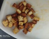 A picture of step 3 of Paneer fried maggi.