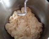 Briós (csokikrémmel, dióval és cukorral szórva) recept fázis 2 fotója