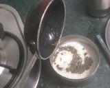 A picture of step 2 of Nariyal chutney for dosa.