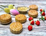 Hình bước làm 9 của món Bánh Trung Thu Nhân Đậu Xanh Sầu Riêng Trứng Muối