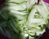 Foto langkah ke 1 dari resep Oseng Labu Siam.