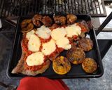 Foto del paso 10 de la receta: Matambre tierno a la pizza zapallitos asados y mollejas