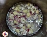 A picture of step 2 of Water chestnut Soup.