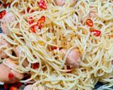 Foto langkah ke 3 dari resep Spicy Sausage Spaghetti.