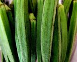 A picture of step 1 of Dahi Bhindi Masala.