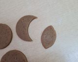 Foto del paso 5 de la receta: Pueblito de galletas de jengibre y canela 🏡🌳🌻⭐🌞🌜🏡