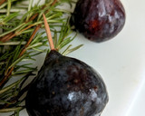 Foto del paso 2 de la receta: Higos caramelizados con romero acompañados de queso feta