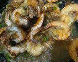 Foto langkah ke 3 dari resep Udang goreng cabe garam.