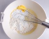 Foto langkah ke 2 dari resep 09. Kue Laba-Laba Teflon Takaran Sendok.