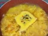 الأرز الأصفر مع السلمون
