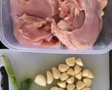 Foto langkah ke 1 dari resep Chicken Garlic Soup Ala Taiwan.