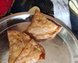 आलू समोसा (Aloo Samosa recipe in Hindi) रेसिपी चरण 6 फोटो