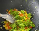 A picture of step 4 of White sauce pasta.