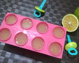 A picture of step 3 of Sweetlime Popsicles.