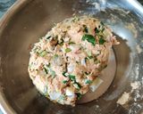 A picture of step 3 of Leek paratha.