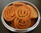 A picture of step 6 of Wheat Chakli.