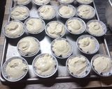 Foto langkah ke 5 dari resep Bolu Kelapa Panggang.