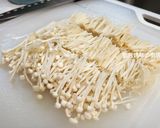 A picture of step 2 of Enoki Mushroom Omelette.