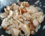 Foto del paso 1 de la receta: 336. Salsa de setas y salchichas a la crema para pasta