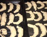 Foto del paso 2 de la receta: Medialunas de manteca