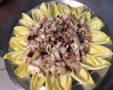 Une image de l'étape 7 de Salade d endives au thon et tomates séchées sauce noix et framboise.