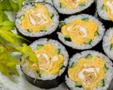 A picture of step 10 of Japanese Egg Flower Sushi.