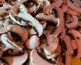 Foto del paso 4 de la receta: Ensalada de espinacas con tocino y champiñones