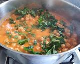 Foto del paso 4 de la receta: Garbanzos con acelgas 🌿🇵🇪