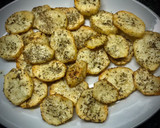 Foto del paso 2 de la receta: Hamburguesa con pan casero y patatas especiadas al horno