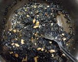 A picture of step 1 of Black Til Chikki.