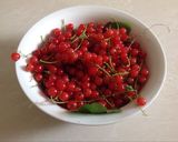 A picture of step 1 of Redcurrent jelly.