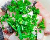 Hình bước làm 2 của món Phi lê cá chiên giòn