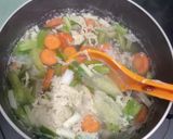 Foto langkah ke 3 dari resep Sop Kilat Sayur Telur.