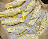 Foto del paso 3 de la receta: Croissant salado de anchoas y queso